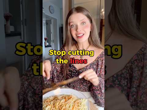 She doesn’t know how to eat pasta 🍝  #englishteacher #teachingenglish